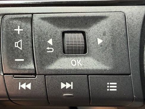 Used 2025 Nissan Pathfinder SL w/ SL Premium Package AWD/4WD image 17