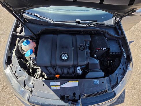 Used 2012 Volkswagen Golf 4-Door FWD image 40