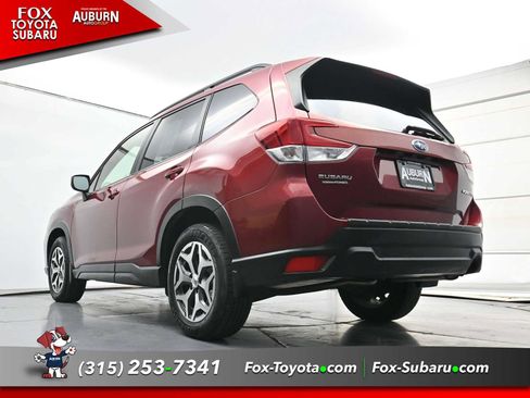 Used 2020 Subaru Forester Premium AWD/4WD image 21
