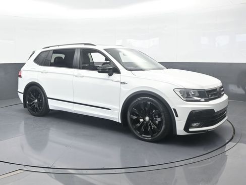 Used 2020 Volkswagen Tiguan SE R-Line image 8