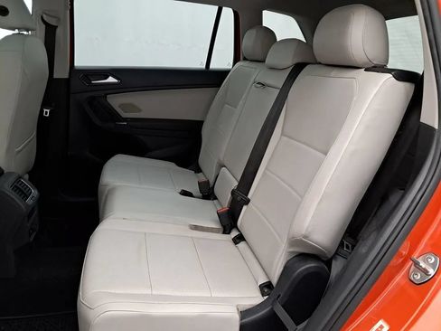 Used 2018 Volkswagen Tiguan SEL w/ 3rd Row Seat Package AWD/4WD image 20