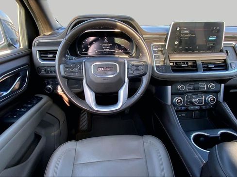 Used 2022 GMC Yukon XL SLT w/ SLT Premium Package AWD/4WD image 6