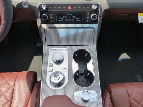 Certified 2025 Genesis GV80 3.5T Prestige AWD/4WD image 15