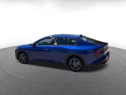 Used 2025 Kia K4 LXS image 10