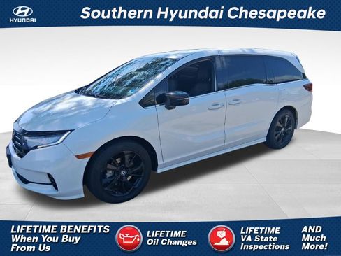 Used 2023 Honda Odyssey Sport image 1