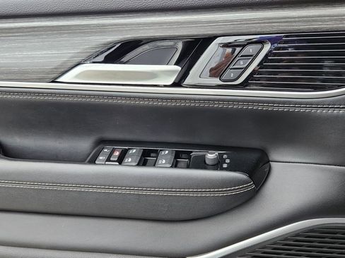 Used 2023 Jeep Wagoneer Series II image 27