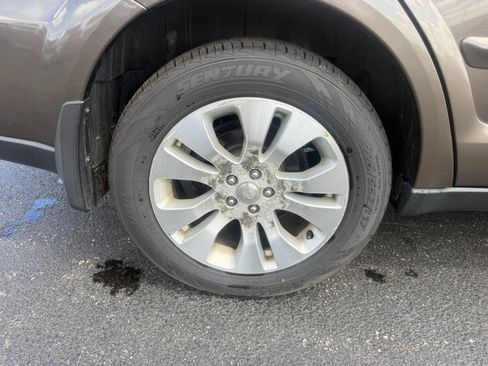Used 2009 Subaru Outback 2.5i Limited AWD/4WD image 40