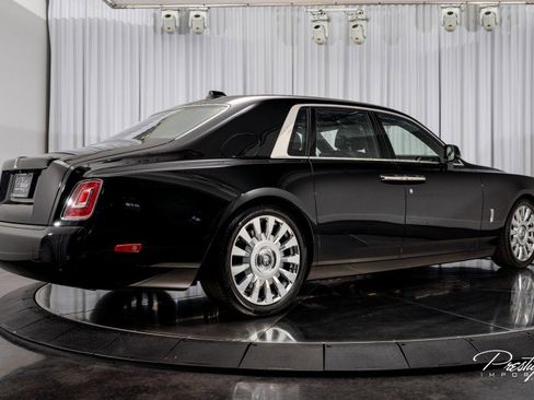 Used 2022 Rolls-Royce Phantom Sedan image 14