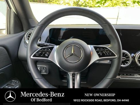 Used 2026 Mercedes-Benz GLB 250 4MATIC image 23