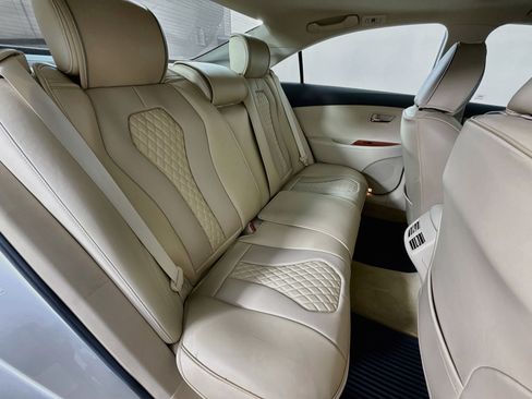 Used 2010 Lexus ES 350 w/ Preferred Accessory Package FWD image 24