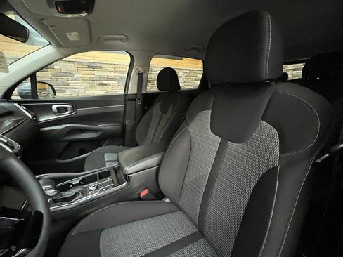 Used 2021 Kia Sorento LX AWD/4WD image 13