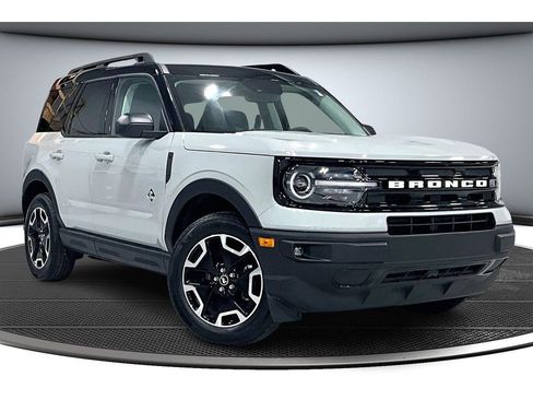 Used 2024 Ford Bronco Sport Outer Banks image 2