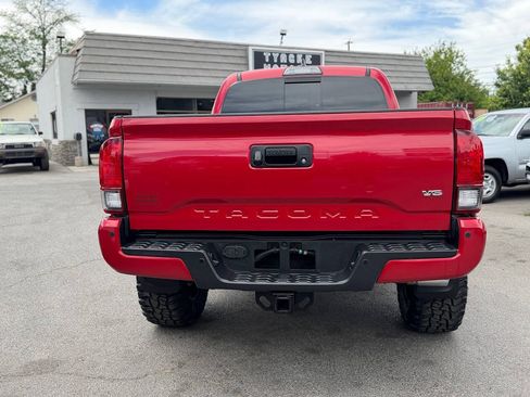 Used 2018 Toyota Tacoma TRD Off-Road w/ Technology Package AWD/4WD image 94