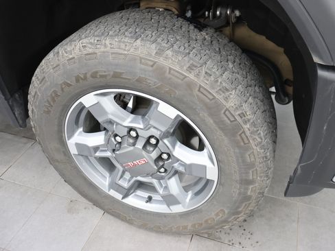 Used 2025 GMC Sierra 2500 SLT w/ SLT Premium Package AWD/4WD image 3