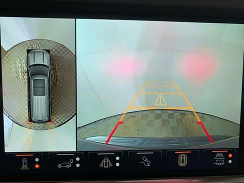 Used 2024 GMC Yukon XL Denali Ultimate image 12