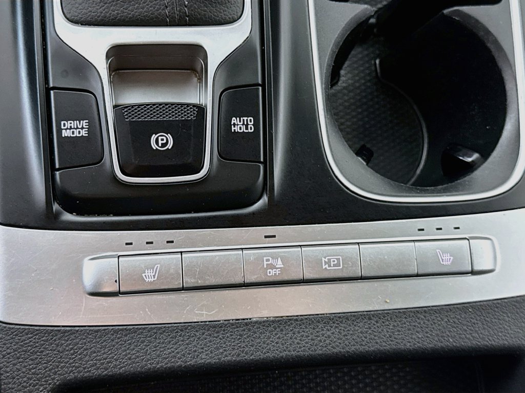 Used 2022 Kia Carnival LX FWD image 11
