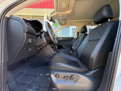 Used 2021 Volkswagen Tiguan SEL image 9