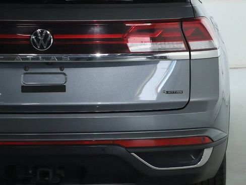 Used 2024 Volkswagen Atlas Cross Sport SE AWD/4WD image 42