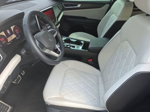 Used 2025 Volkswagen Atlas Cross Sport SEL Premium R-Line AWD/4WD image 16