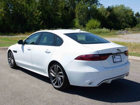 Used 2024 Jaguar XF R-Dynamic SE AWD/4WD image 4