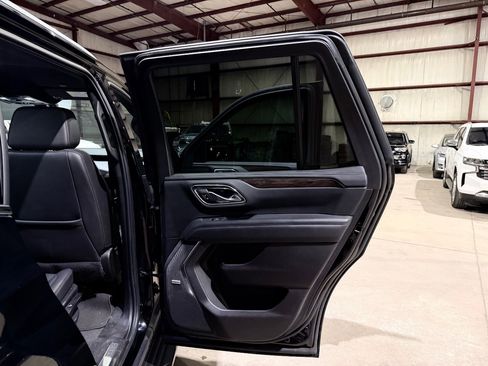 Used 2022 Chevrolet Tahoe LT w/ Luxury Package RWD image 21