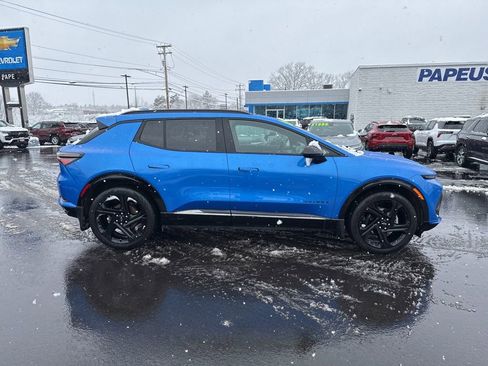 Used 2025 Chevrolet Equinox EV RS image 2