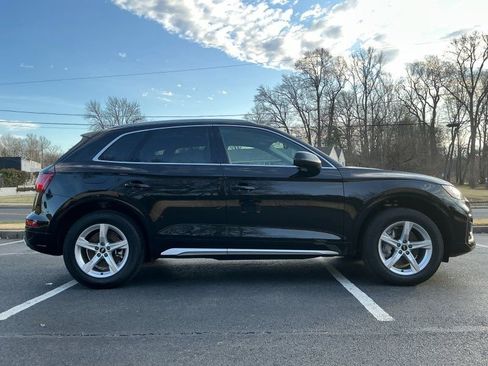 Used 2023 Audi Q5 2.0T Premium w/ Convenience Package image 4