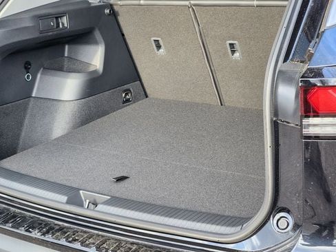 New 2026 Volkswagen Tiguan SE AWD/4WD image 31