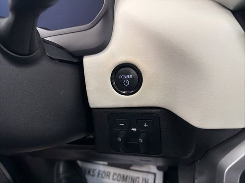 Used 2025 Toyota Sequoia Capstone AWD/4WD image 30