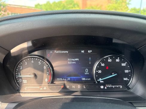 Used 2022 Ford Explorer XLT w/ Equipment Group 202A AWD/4WD image 18