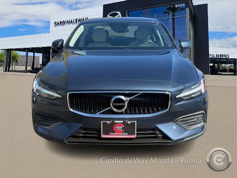 Used 2019 Volvo S60 T5 Momentum w/ Premium Package image 6