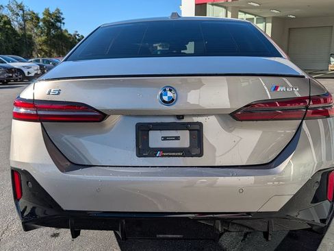 Used 2024 BMW i5 M60 w/ Premium Package AWD/4WD image 9