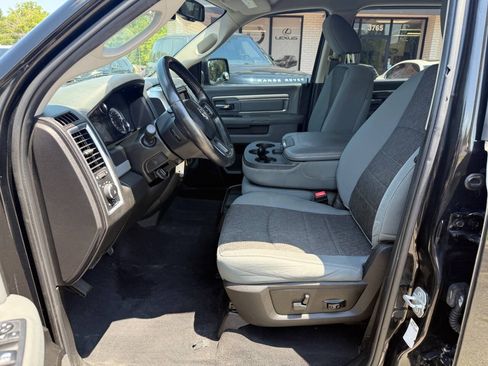 Used 2019 RAM 1500 Big Horn AWD/4WD image 10