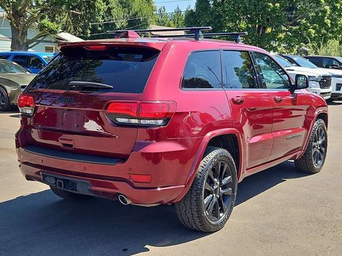 Used 2019 Jeep Grand Cherokee Altitude AWD/4WD image 7
