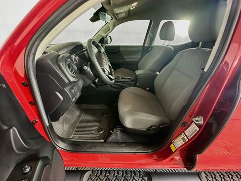 Used 2022 Toyota Tacoma SR w/ SR Convenience Package RWD image 13