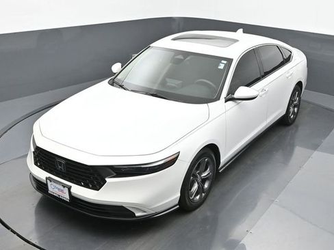 Used 2023 Honda Accord EX image 20