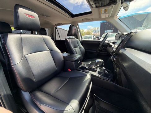 Used 2020 Toyota 4Runner TRD Off-Road Premium w/ Moonroof Package AWD/4WD image 4
