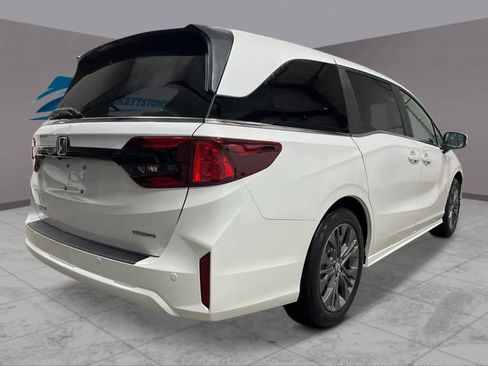 New 2026 Honda Odyssey Touring image 5