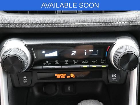 Used 2022 Toyota RAV4 LE image 21