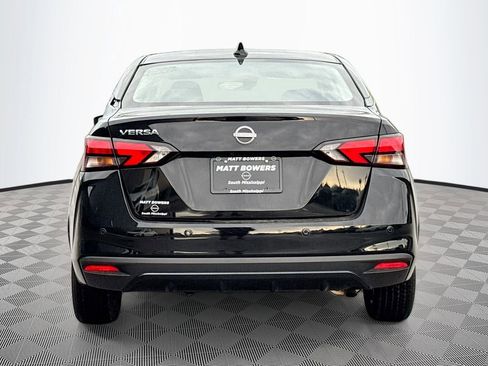 Used 2025 Nissan Versa SV FWD image 5