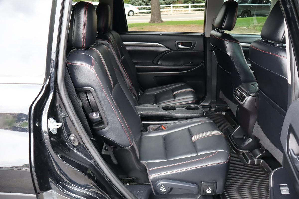 Used 2019 Toyota Highlander SE AWD/4WD image 22