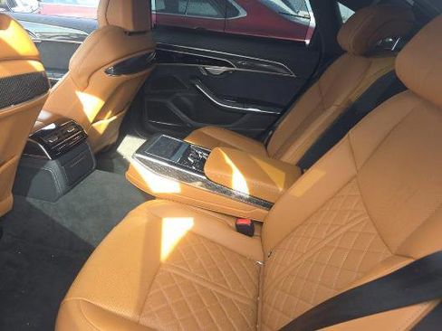 Used 2022 Audi S8 image 4