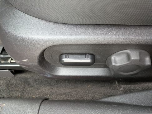 Used 2018 Ford Taurus SEL w/ Equipment Group 201A image 17