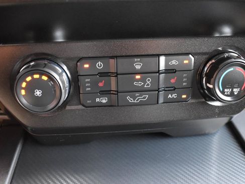 Used 2020 Ford F150 XLT w/ Equipment Group 302A Luxury AWD/4WD image 32