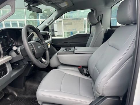 New 2026 Ford F250 XL w/ F-250 >10K GVWR Package RWD image 4