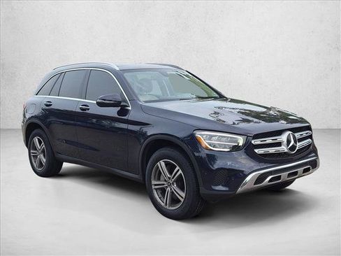 Used 2021 Mercedes-Benz GLC 300 4MATIC image 3