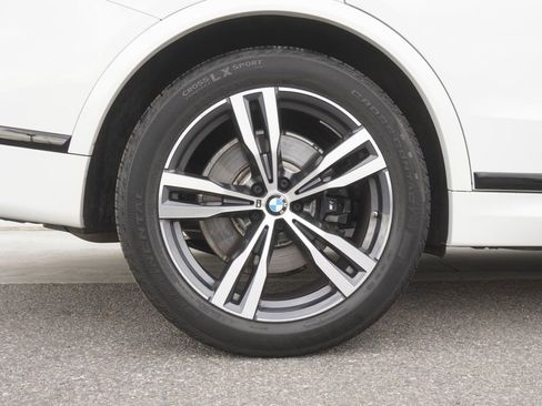 Used 2024 BMW X7 xDrive40i w/ M Sport Package image 34