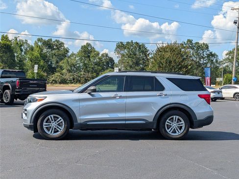 Used 2020 Ford Explorer XLT w/ Equipment Group 202A RWD image 2