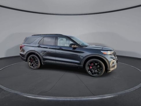 Certified 2023 Ford Explorer ST w/ Equipment Group 401A image 9