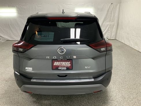 Used 2021 Nissan Rogue SV w/ Premium Package FWD image 5